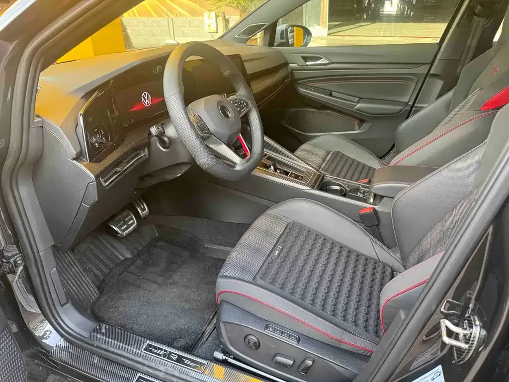 Volkswagen Golf GTI — фото 3