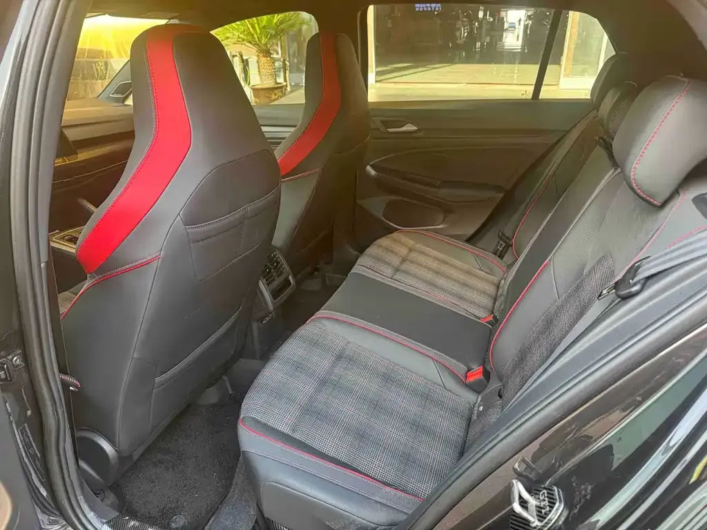 Volkswagen Golf GTI — фото 5