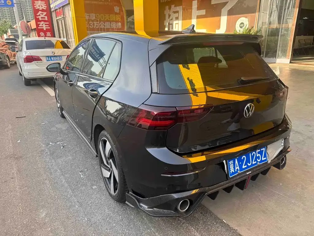 Volkswagen Golf GTI — фото 8
