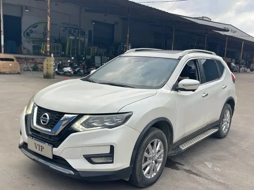 Nissan X-Trail — фото 1
