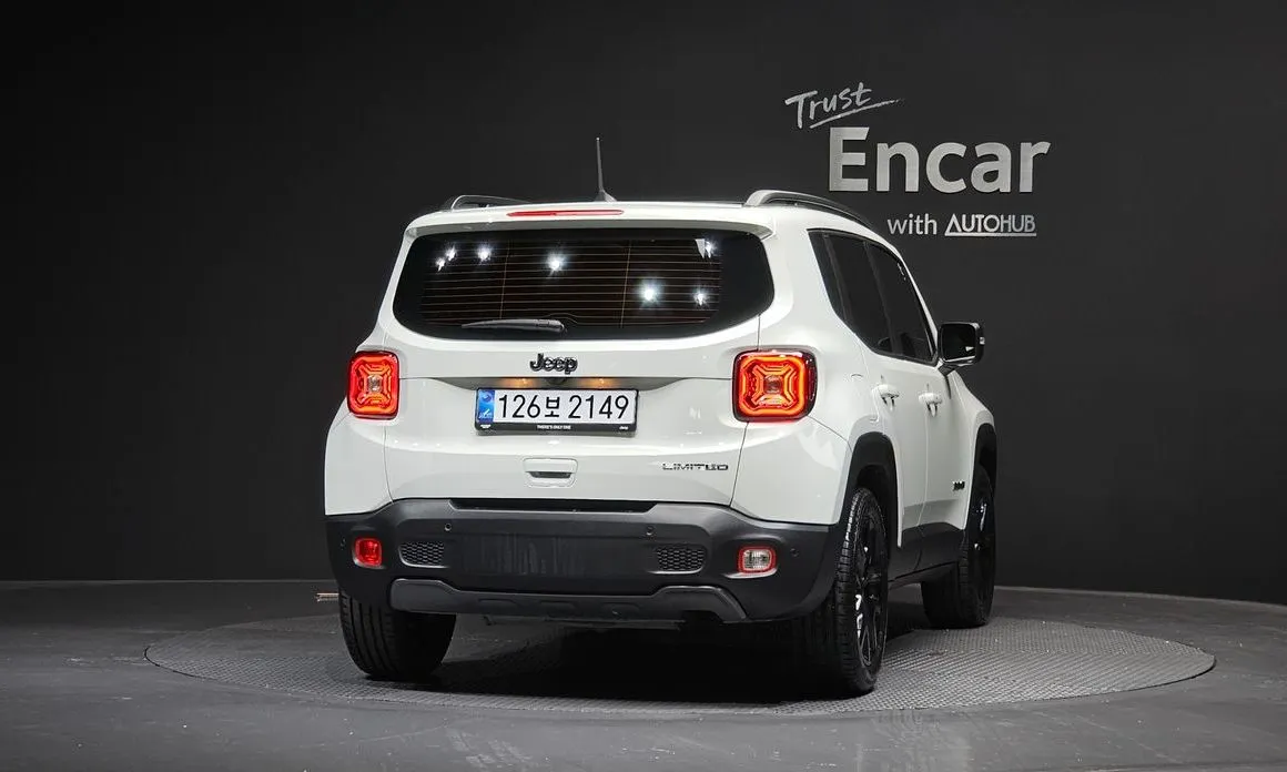 Jeep Renegade — фото 5