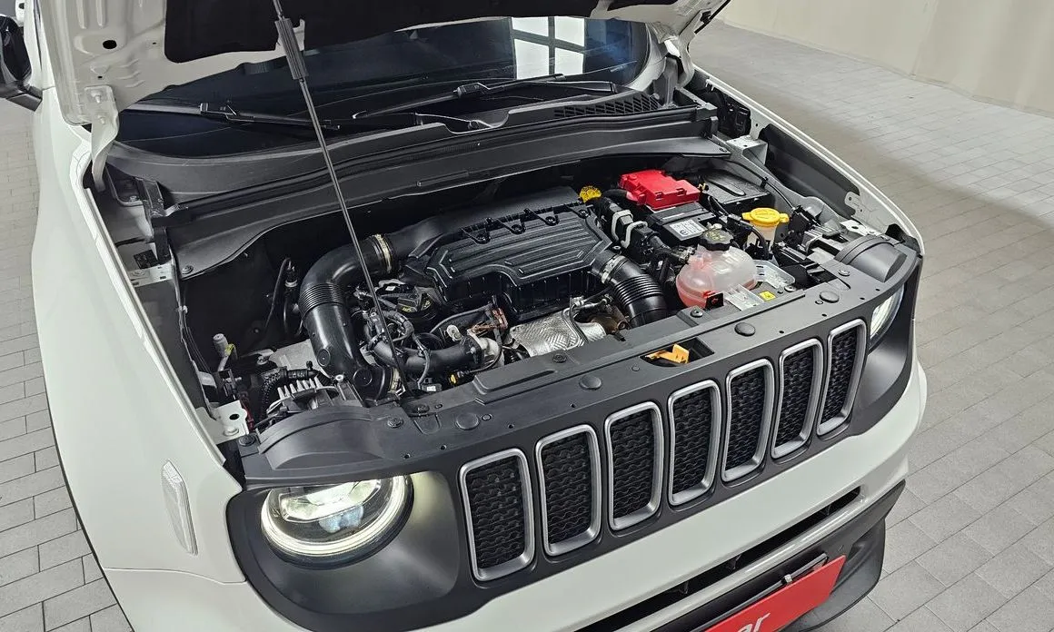 Jeep Renegade — фото 10