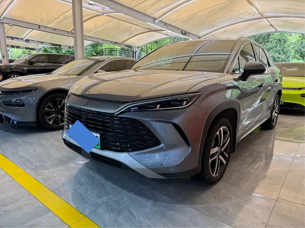 BYD L DM-i — фото 1