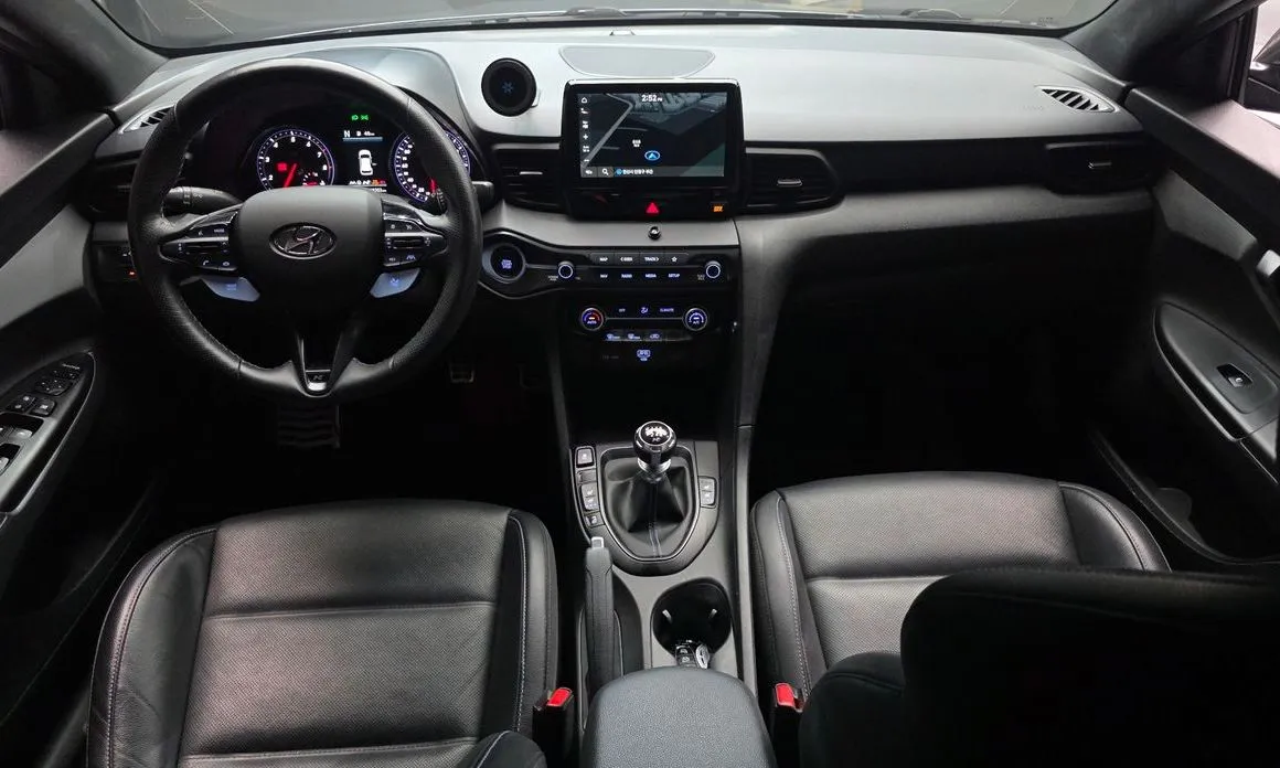 Hyundai Veloster — фото 8