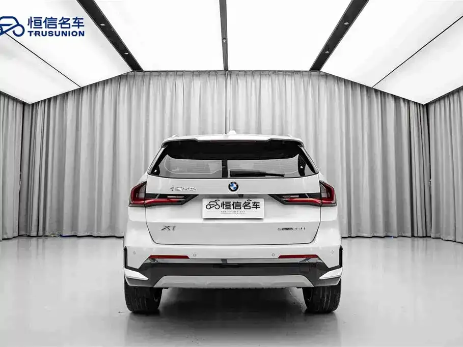 BMW X1 — фото 7