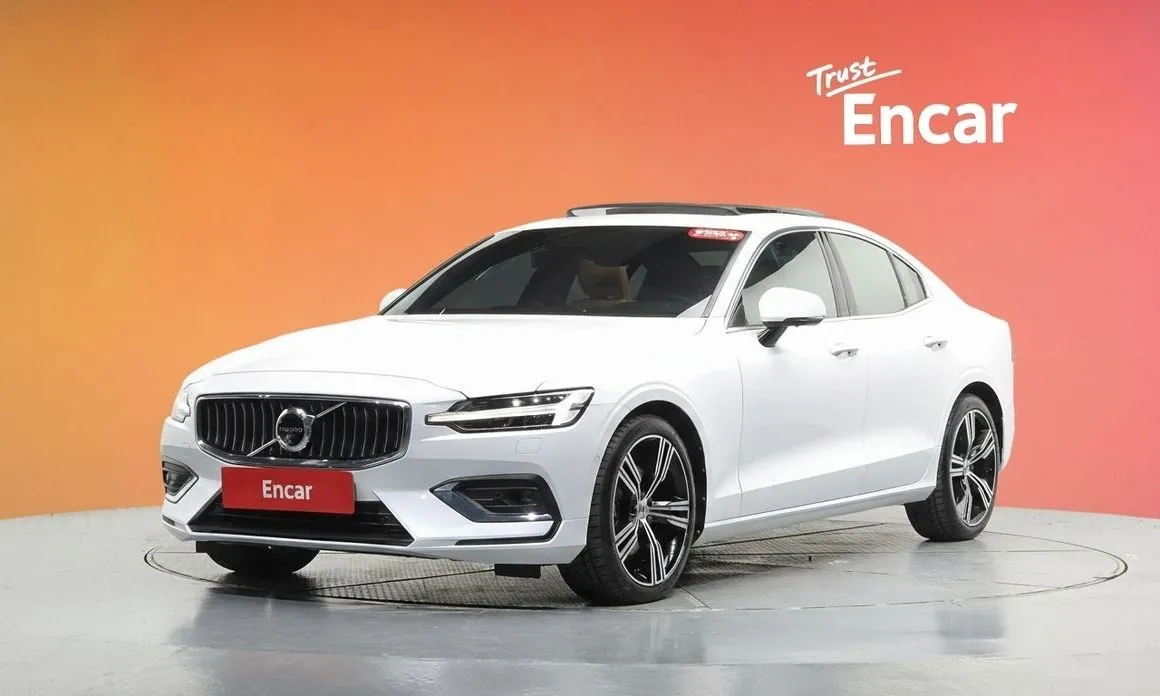 Volvo S60 — фото 1