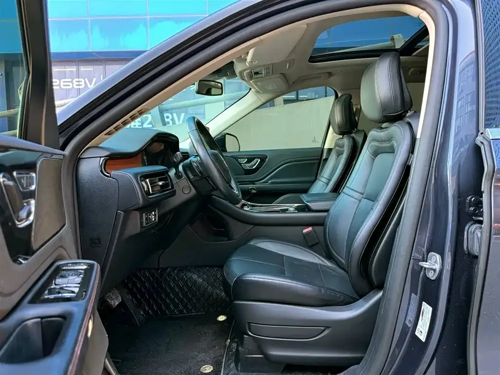 Lincoln Aviator — фото 10