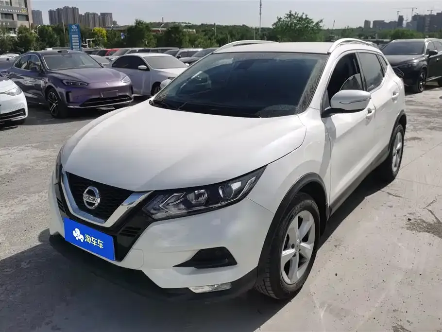 Nissan Qashqai — фото 1