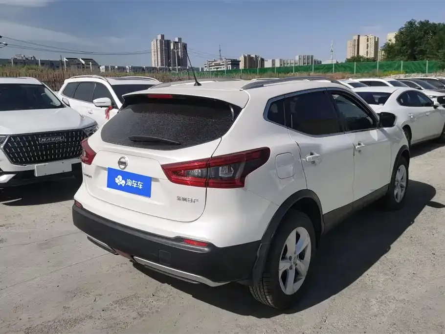 Nissan Qashqai — фото 7