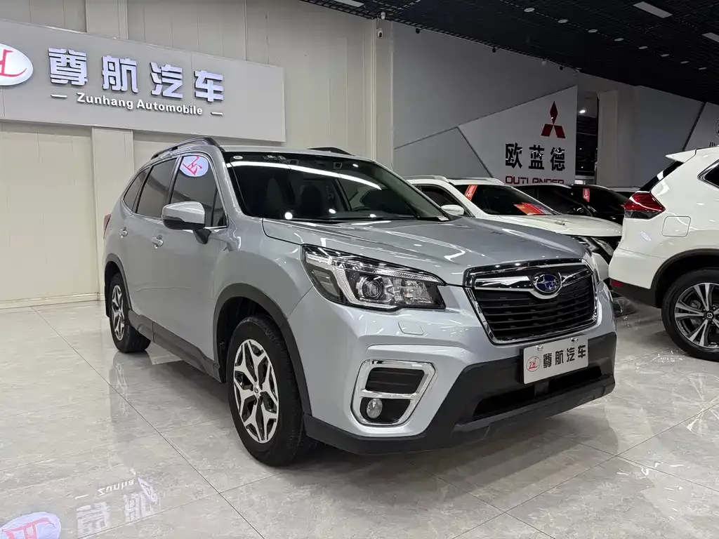 Subaru Forester — фото 8