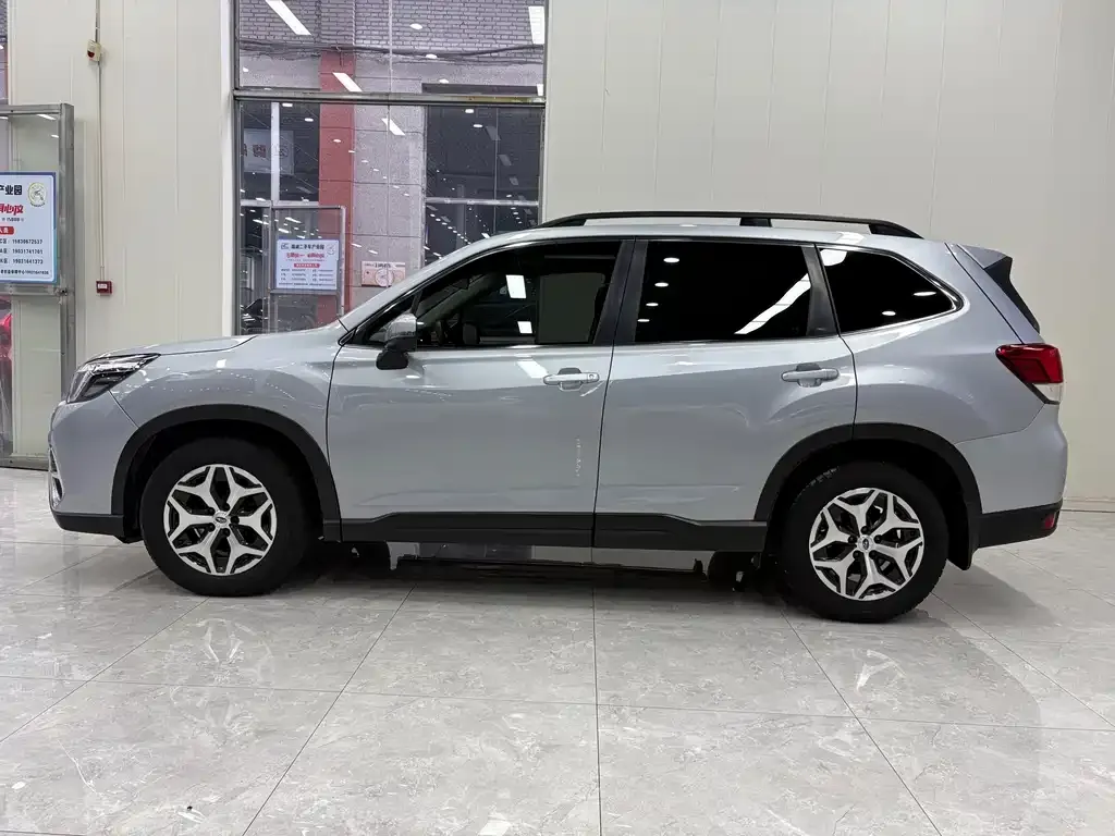 Subaru Forester — фото 2