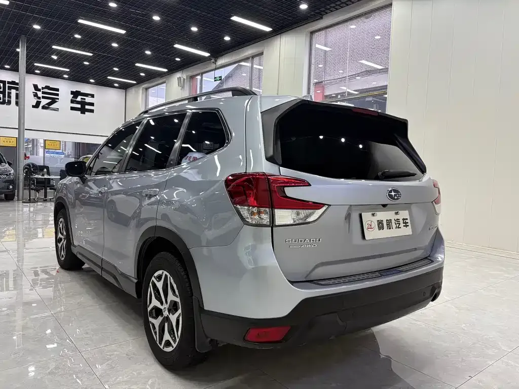 Subaru Forester — фото 5
