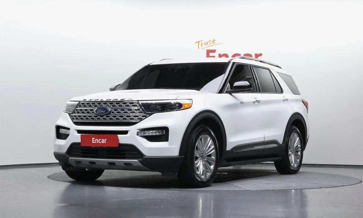 Ford Explorer — фото 1