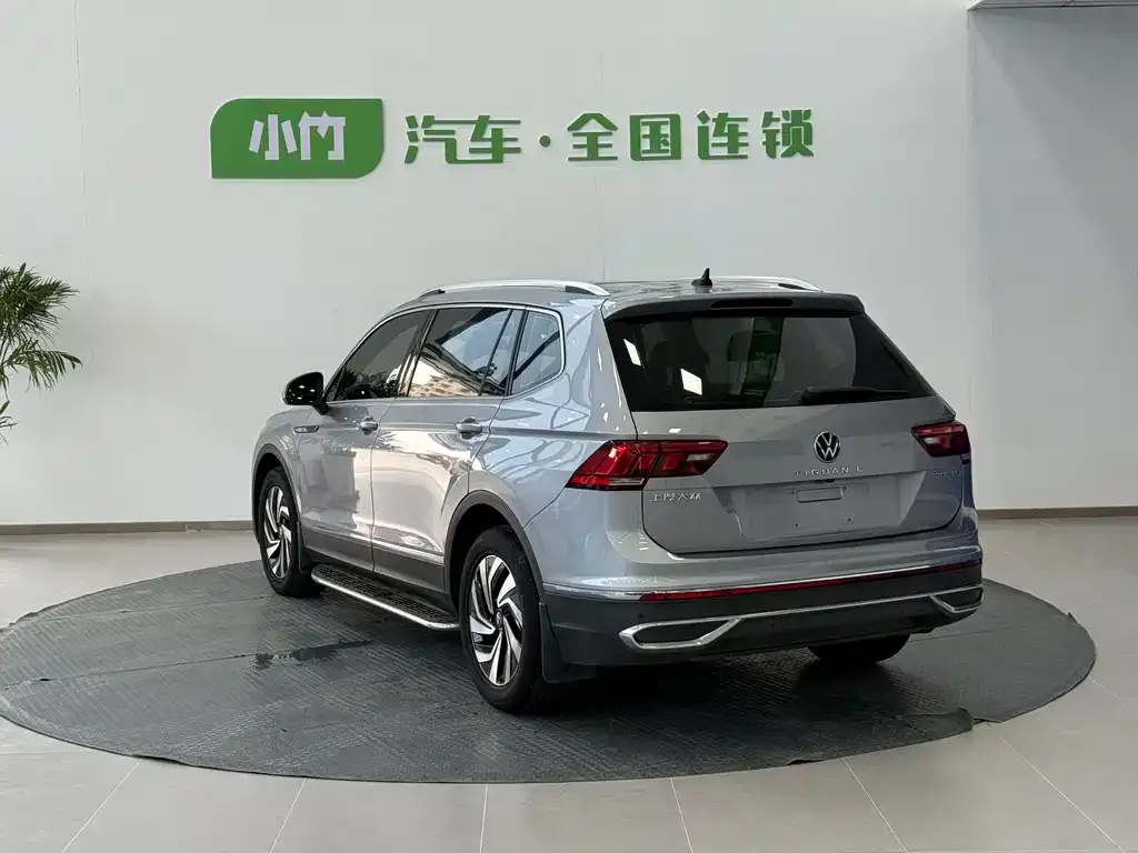 Volkswagen Tiguan L — фото 4