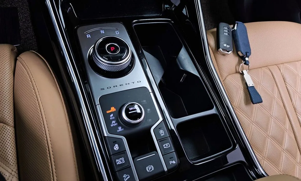 Kia Sorento — фото 5