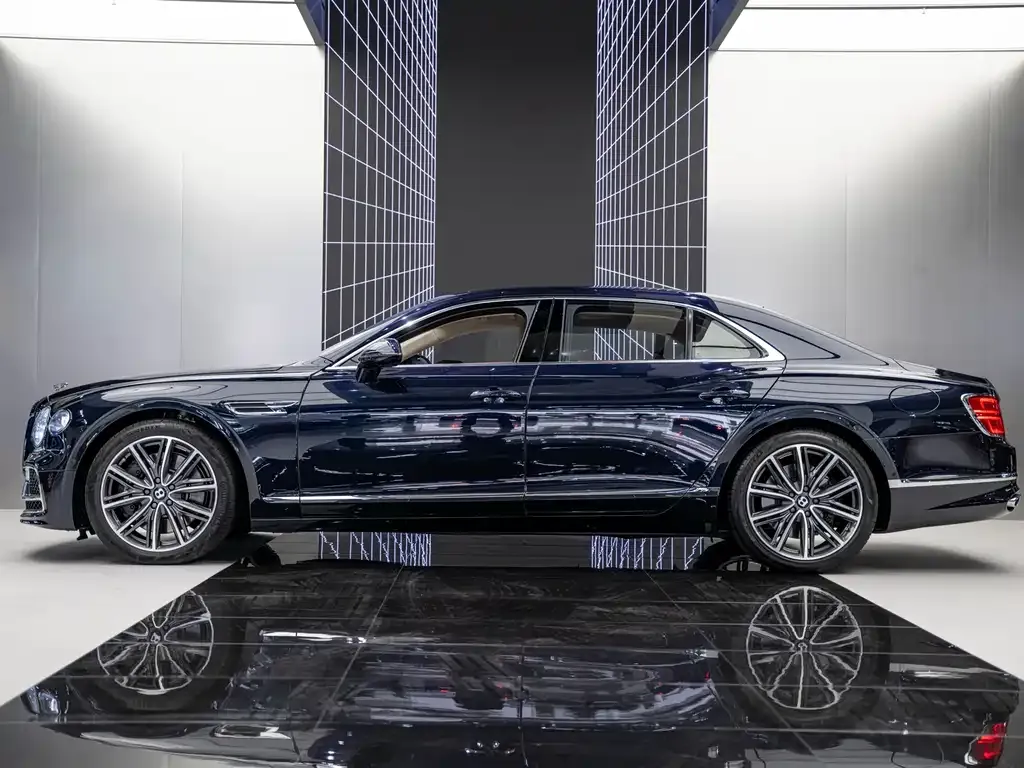 Bentley Flying Spur PHEV — фото 5