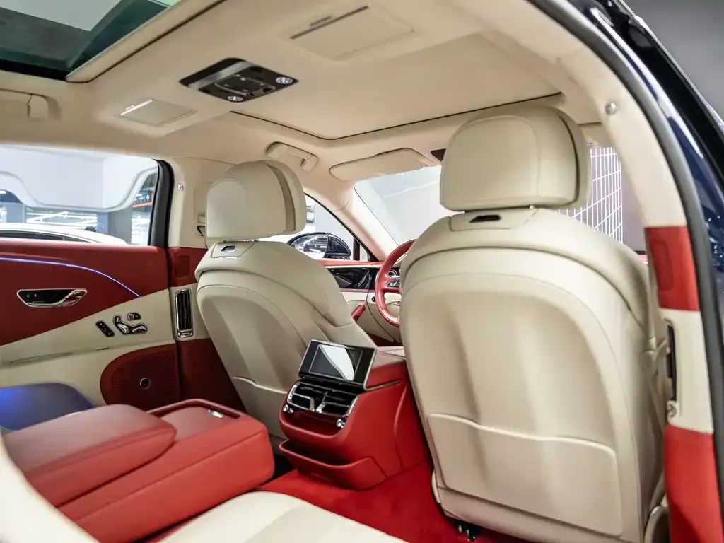 Bentley Flying Spur PHEV — фото 2