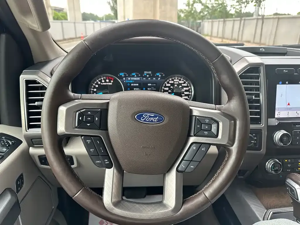 Ford F-150 Raptor — фото 8