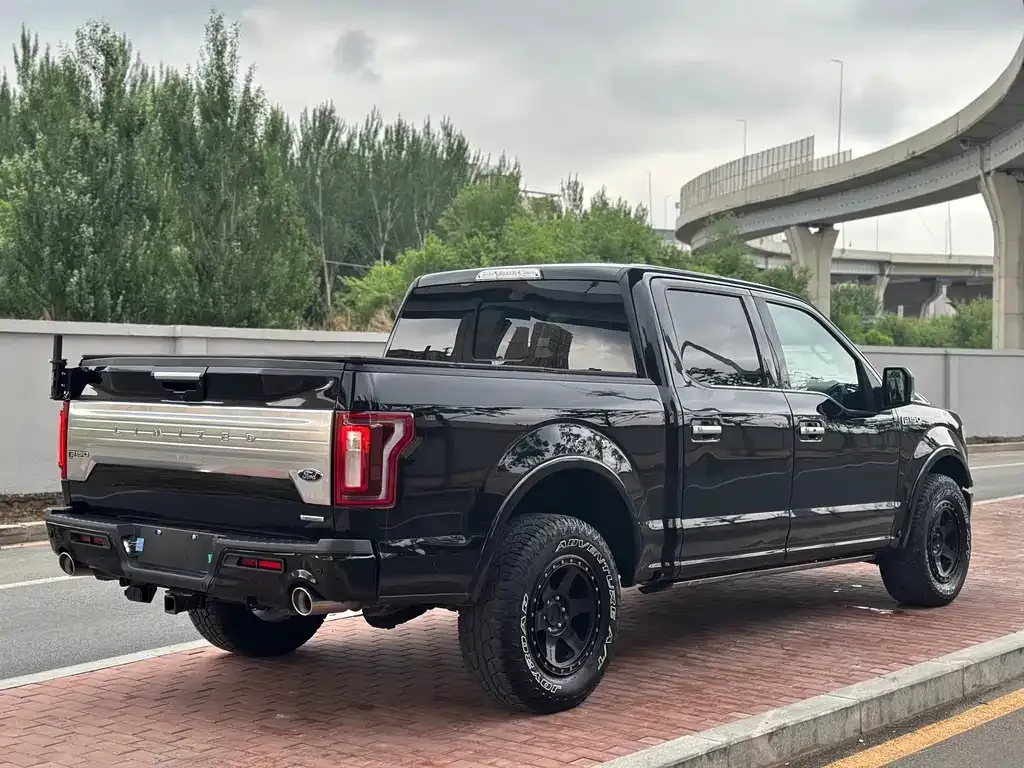 Ford F-150 Raptor — фото 6