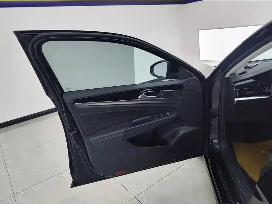 Volkswagen Passat — фото 7