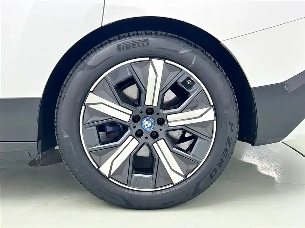 BMW iX — фото 9