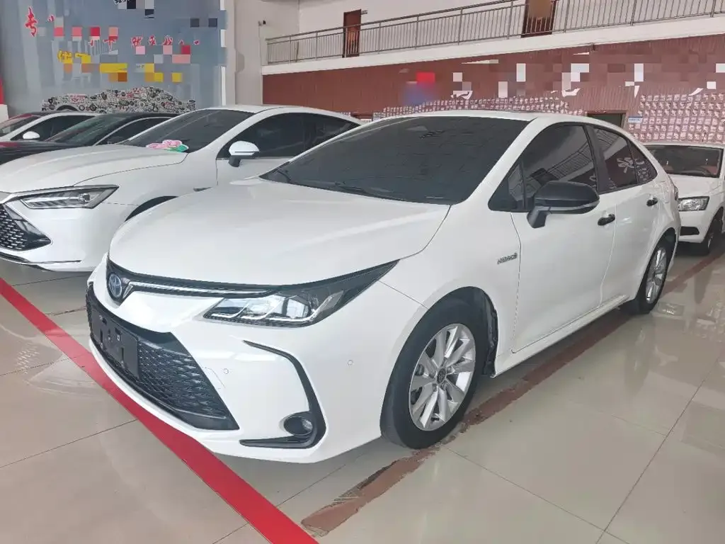 Toyota Corolla — фото 10