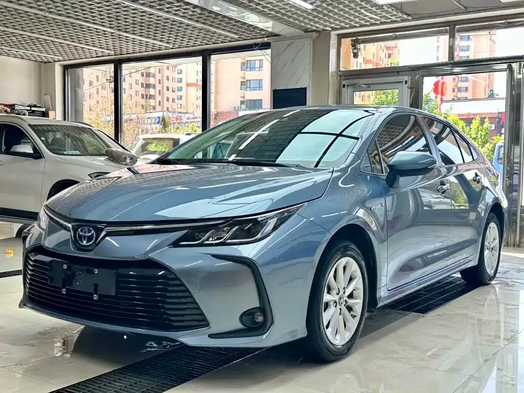 Toyota Corolla — фото 1