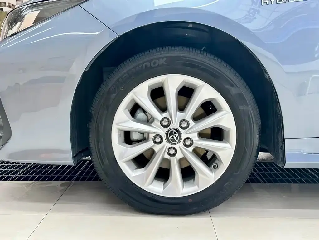 Toyota Corolla — фото 2