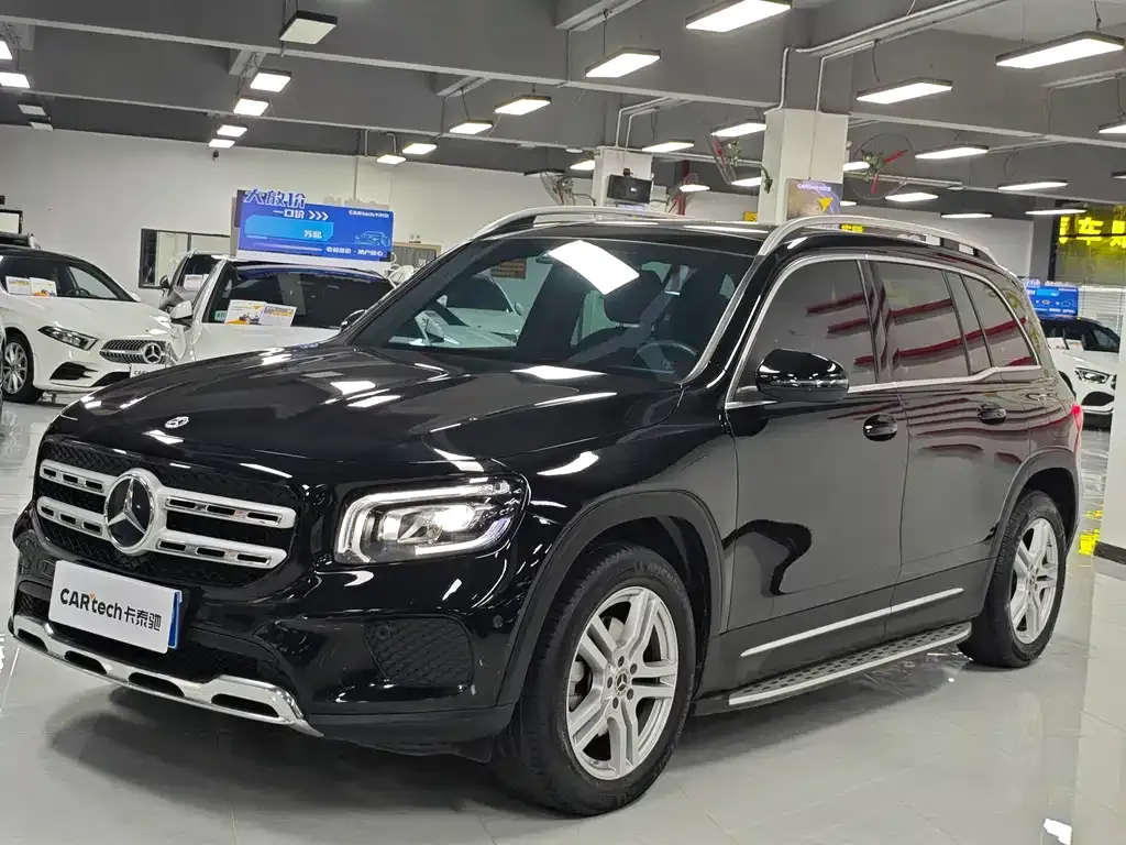 Mercedes-Benz GLB — фото 1