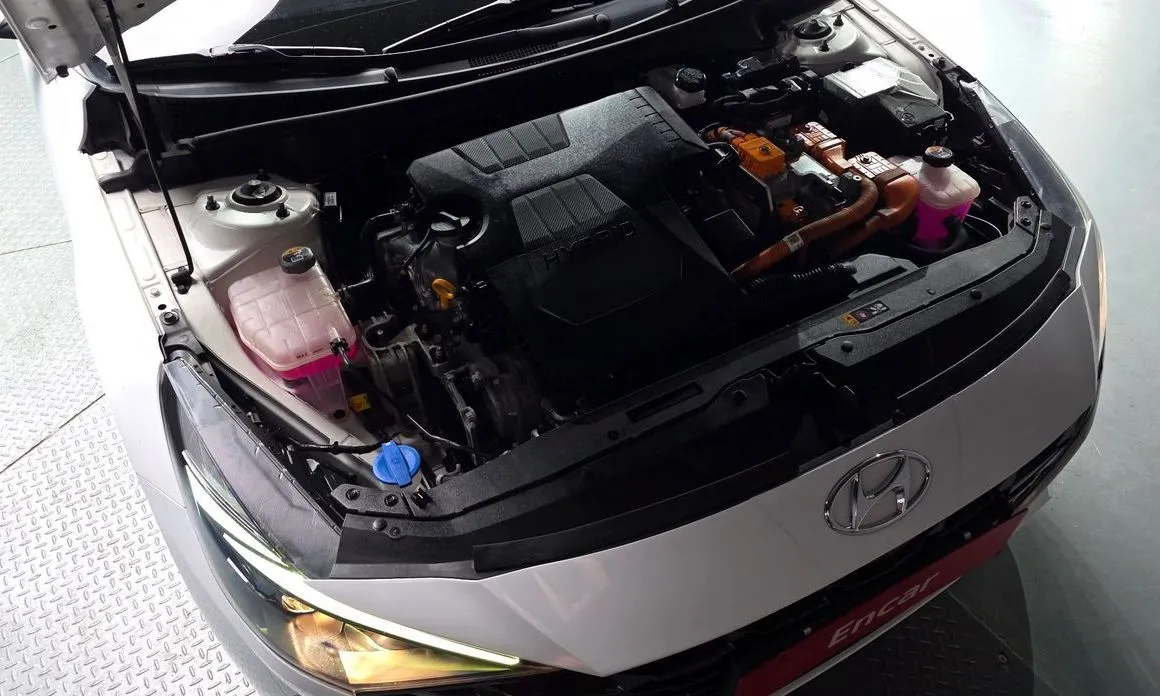 Hyundai AVANTE — фото 2