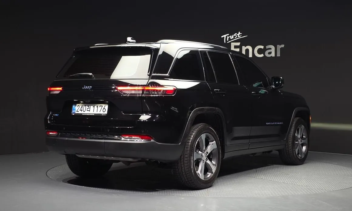 Jeep Cherokee — фото 3