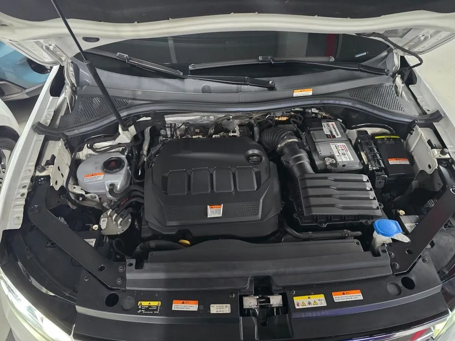 Volkswagen Tiguan — фото 10