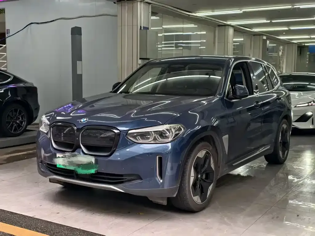 BMW iX3 — фото 1