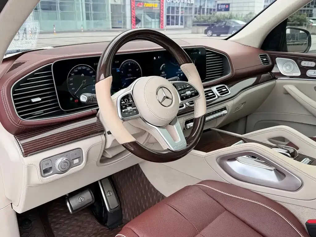 Mercedes-Benz GLS — фото 8