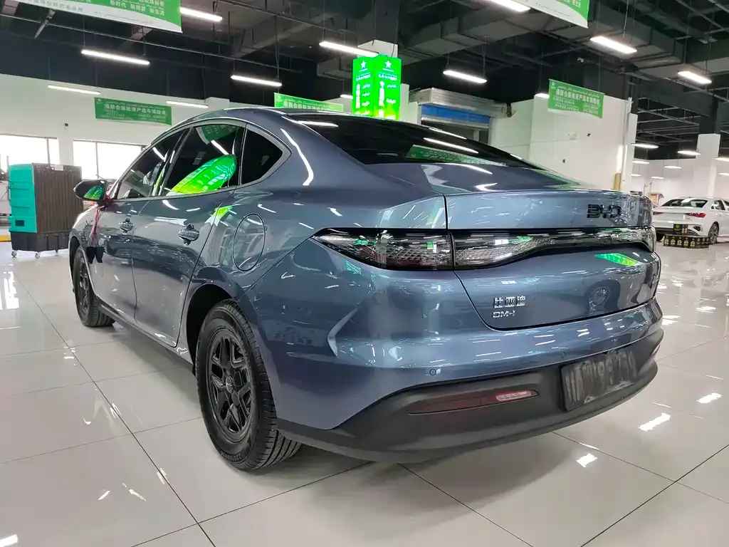 BYD Seal 05 DM-i — фото 8