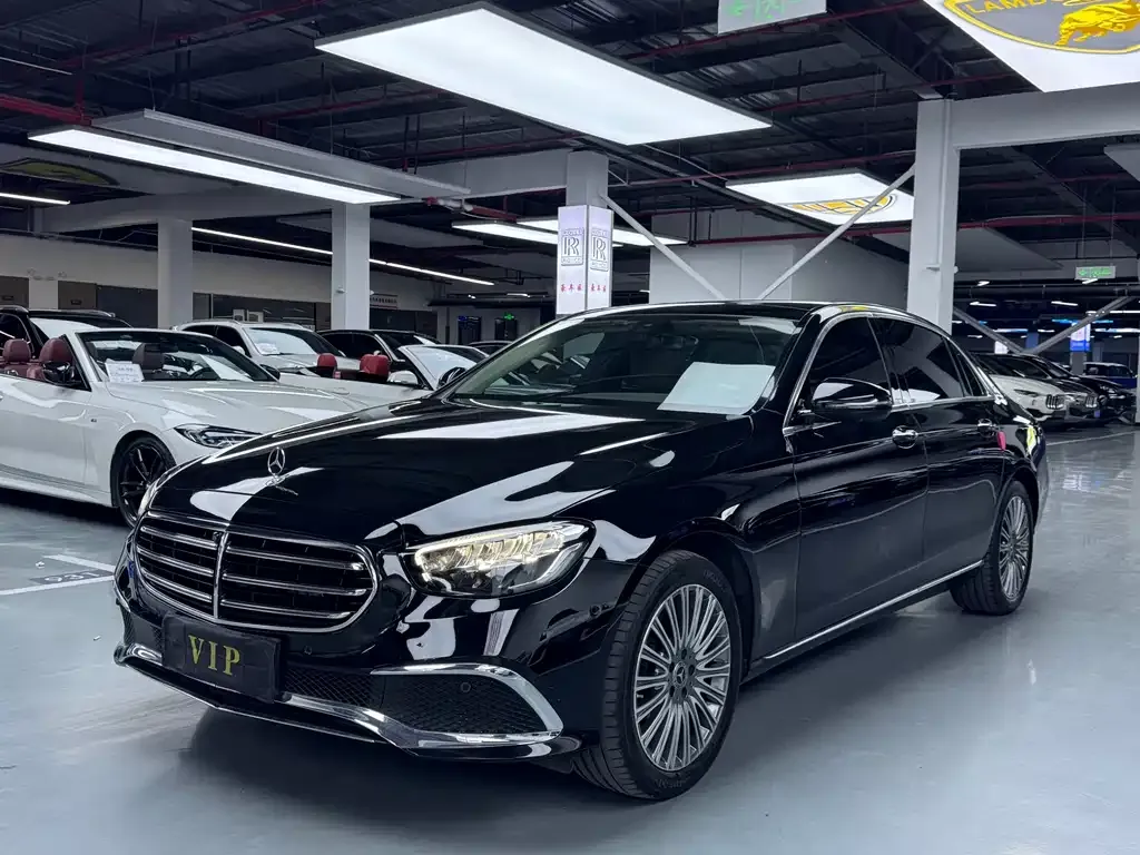 Mercedes-Benz E-Class — фото 1