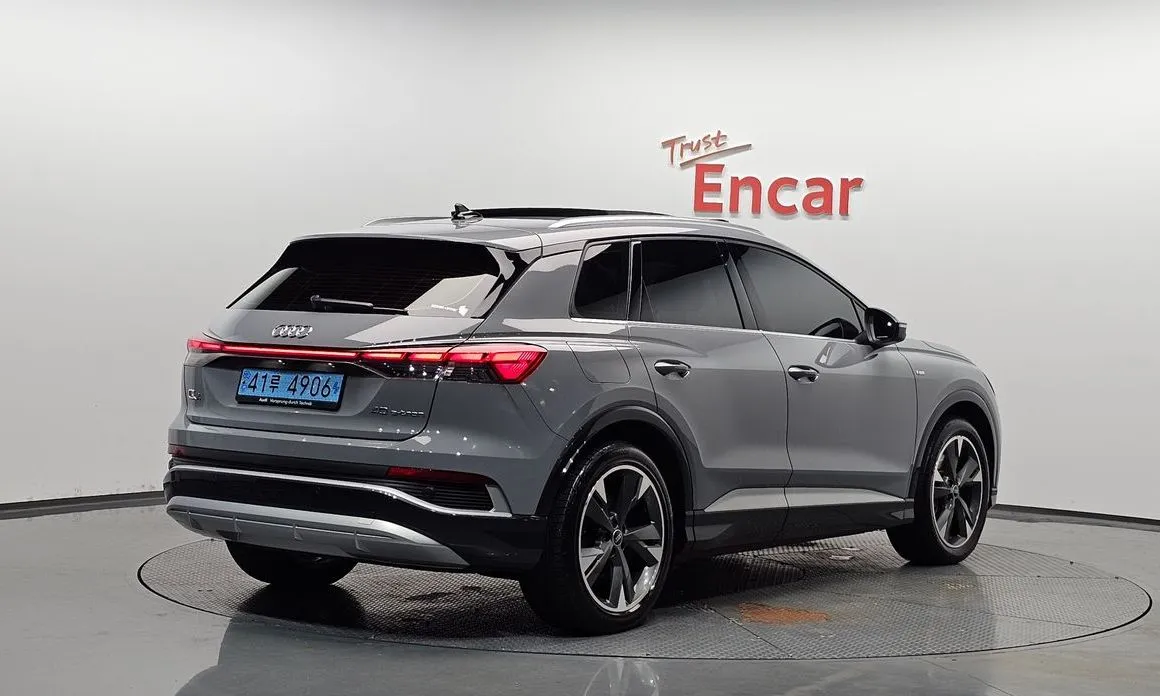 Audi Q4 e-tron — фото 4