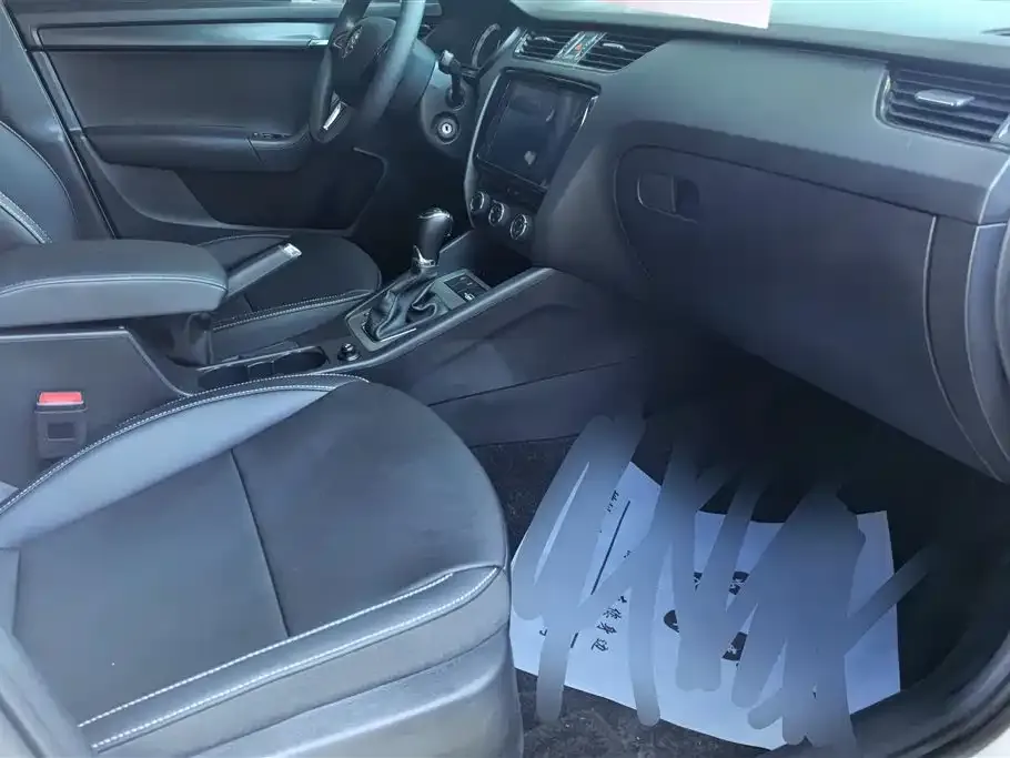 Skoda Octavia — фото 7