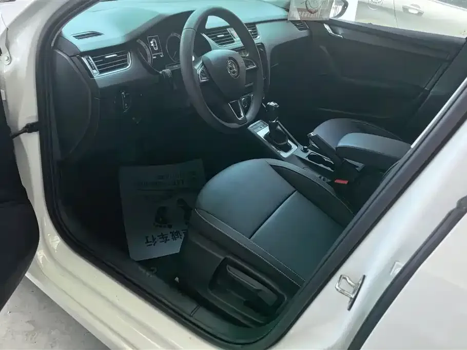 Skoda Octavia — фото 8