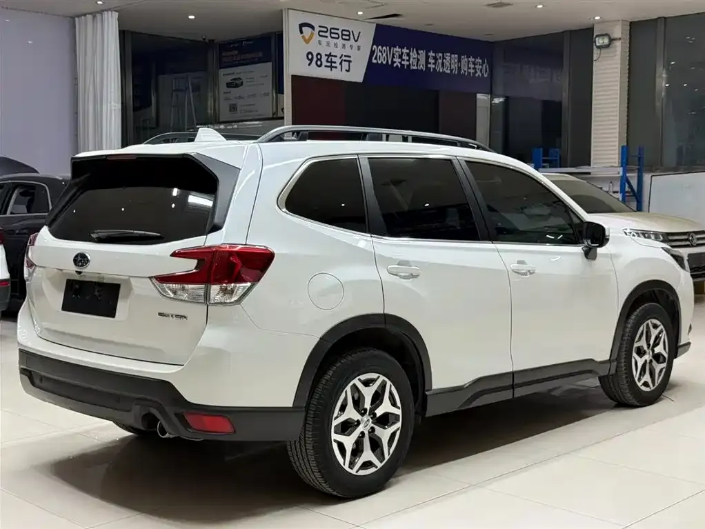 Subaru Forester — фото 9
