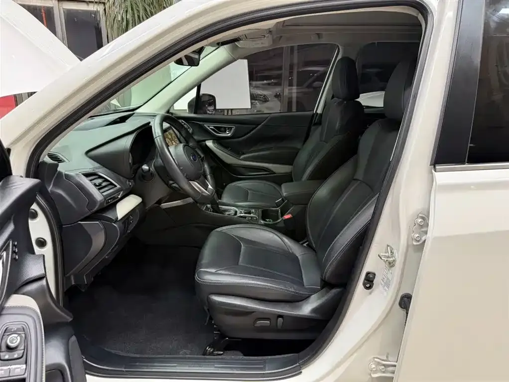 Subaru Forester — фото 5