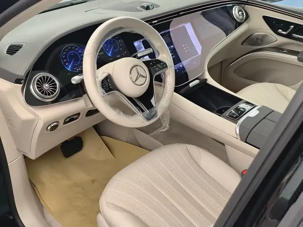 Mercedes-Benz EQS SUV — фото 5