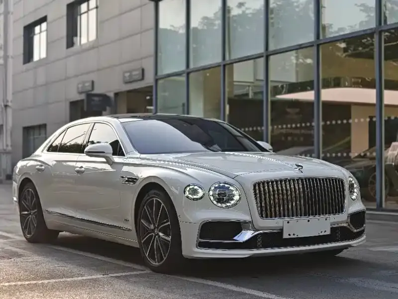 Bentley Flying Spur PHEV — фото 4