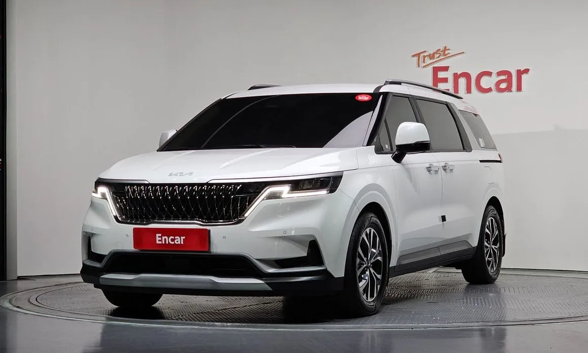 Kia Carnival — фото 1