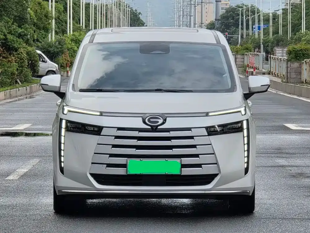 GAC Motor 传祺E8 PHEV — фото 5
