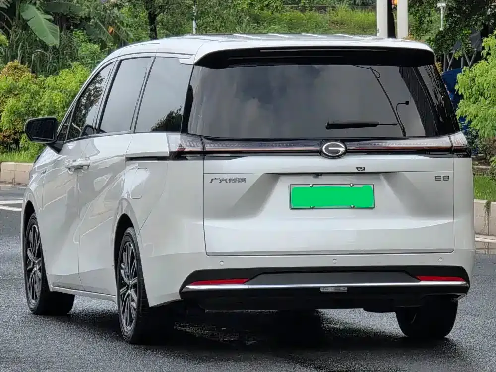GAC Motor 传祺E8 PHEV — фото 6