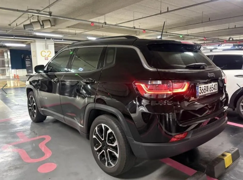 Jeep Compass — фото 6