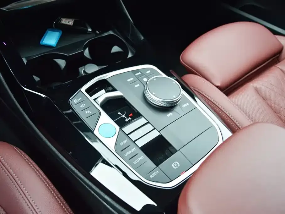BMW iX3 — фото 4