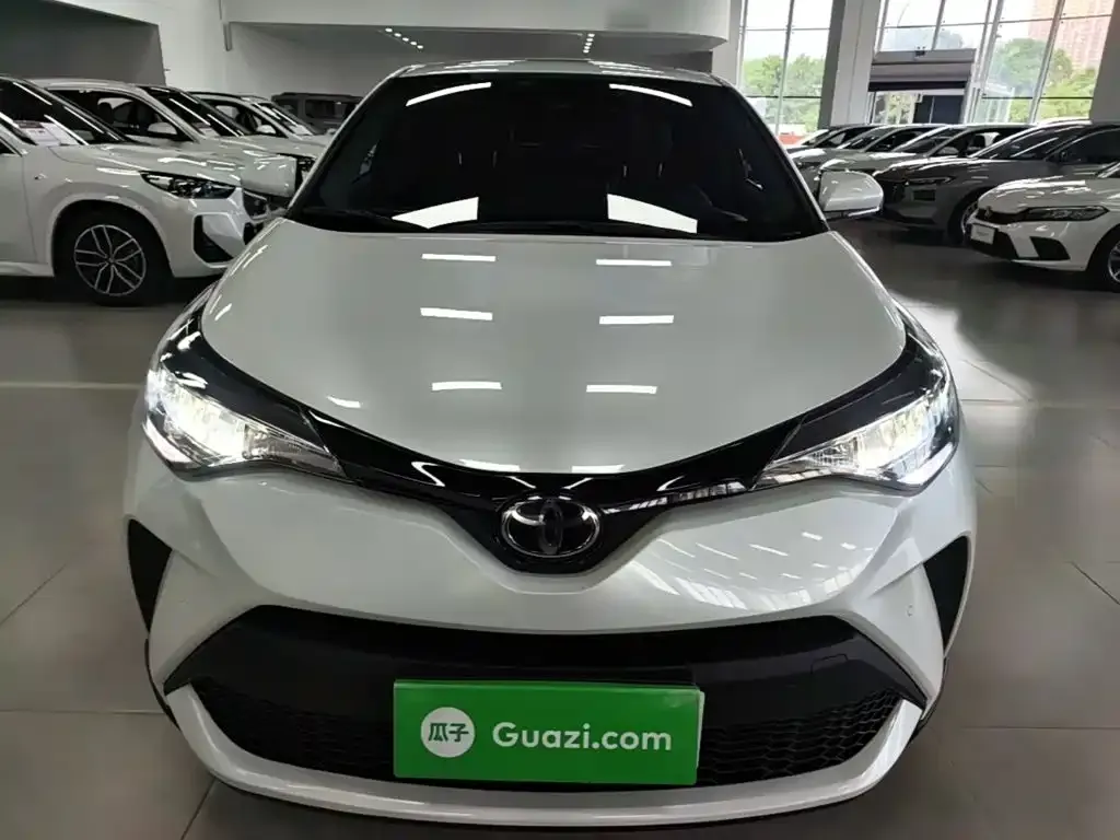 Toyota C-HR — фото 8