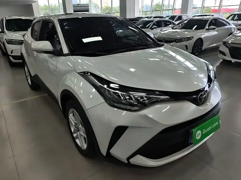 Toyota C-HR — фото 10